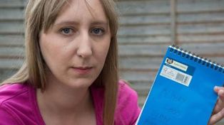 Una mujer quedó detenida en el tiempo y todos los días cree que es el 15 de octubre