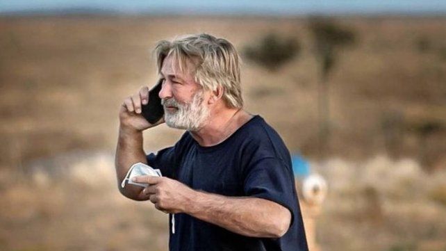 Alec Baldwin llegó a un acuerdo legal con la familia de la mujer que mató por accidente