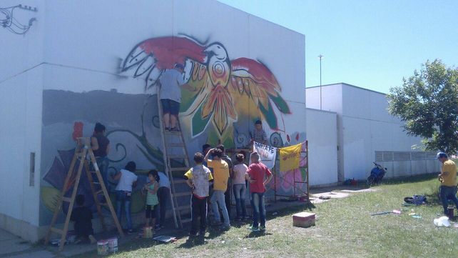 Bº René Favaloro: un mural logró unir a los jóvenes y limar asperezas