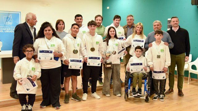 Reconocieron a jóvenes deportistas en Concepción del Uruguay