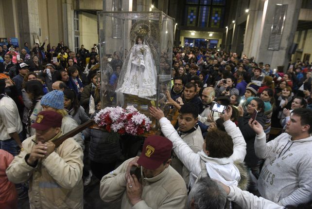 Llegada. El ingreso de la imagen a iglesia de San Nicolás