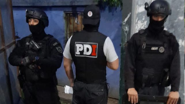 B° Villa del Parque: la Policía de Investigaciones efectuó 10 allanamientos por un homicidio y venta de drogas.