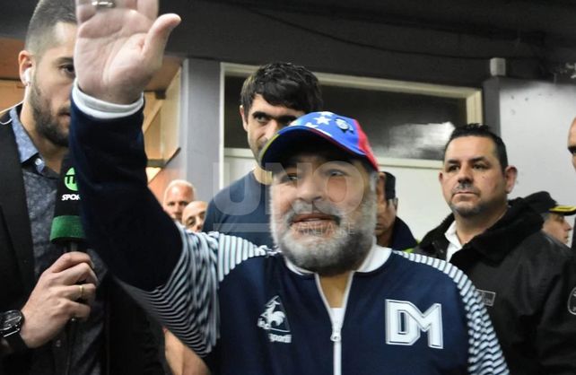 Maradona le anunció al plantel su salida de Gimnasia (LP)
