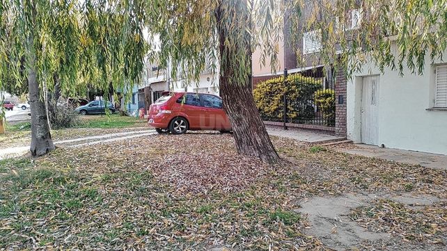 Los malvivientes efectuaron disparos en el frente de la casa y en un auto estacionado