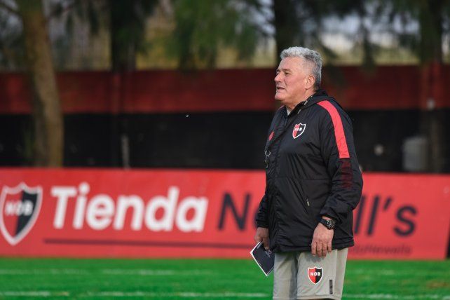 Adrián Coria conducirá a Newells en el último partido antes del parate de la Liga Profesional.