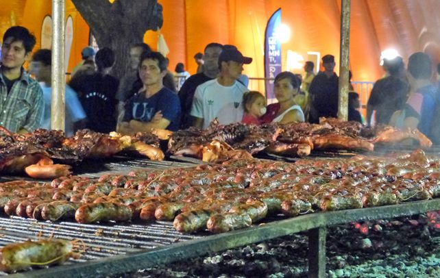 Inmensa parrilla. Además de platos de referencia extranjera