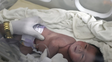 Milagro: rescatan a una bebé que nació bajo los escombros de un edificio después del sismo en Siria