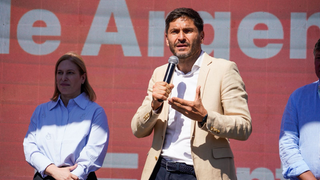 En Expoagro, el gobernador Maximiliano Pullaro pidió bajar las retenciones al menos a la mitad. No viajó a Nueva York.