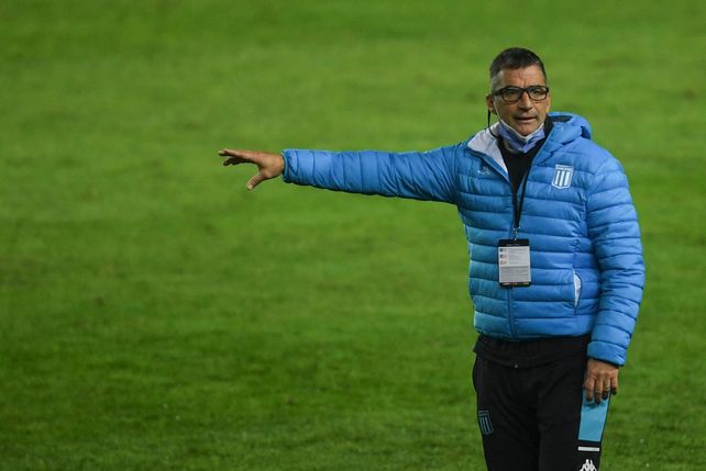 Pizzi dejó de ser el técnico de Racing y no dirigirá el domingo ante Newells