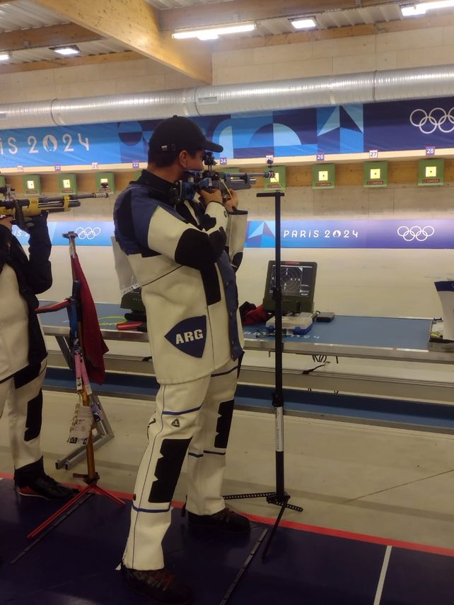 Después de ocho años, el tiro argentino logró conquistar un diploma olímpico. Julián Gutiérrez, quedó octavo, con 122,8 puntos en 10 metros de rifle de aire comprimido.