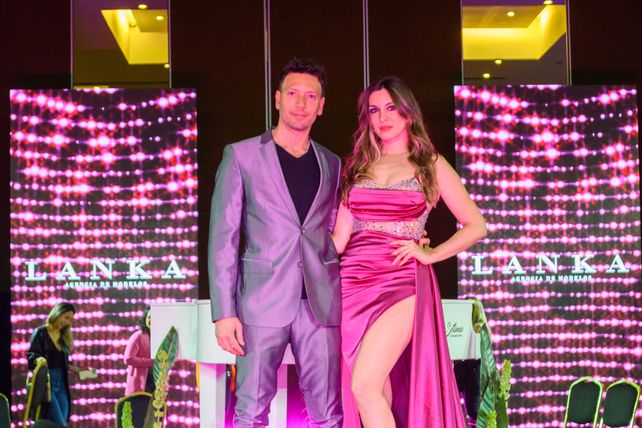 Martín Frúgoli y Carolina Della Ceca.  
