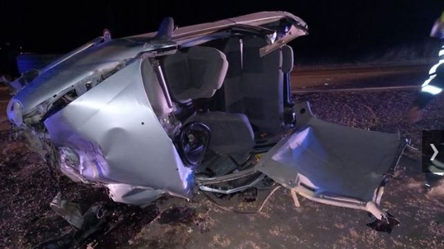 Armstrong: un muerto y varios heridos en un fuerte choque entre un auto y un camión