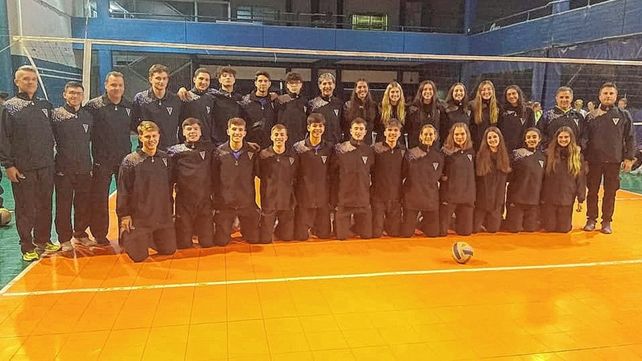 Los seleccionados femenino y masculino que representarán a Santa Fe en el Campeonato Nacional Sub 18 en Chapadmalal.