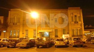 Hirieron a balazos a padre e hijo en el barrio Los Troncos de Santa Fe