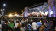 Miles de personas llegaron a partir de las 20 y traspasaron largamente el horario de la medianoche.