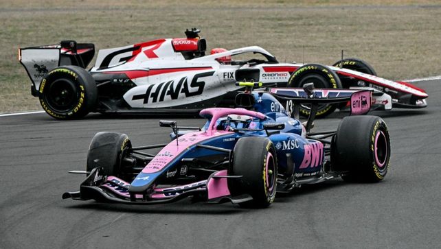 El choque de Esteban Ocon a Franco Colapinto durante el GP de China.