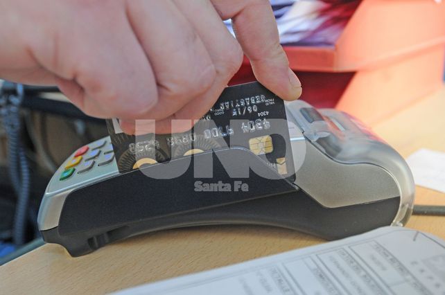 Todos los monotributistas deberán aceptar pagos con tarjeta desde abril