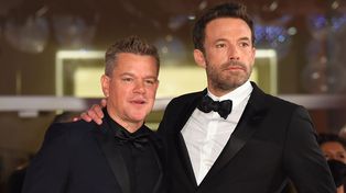 Damon y Affleck vuelven a hacer dupla en el cine. También son amigos desde la infancia.