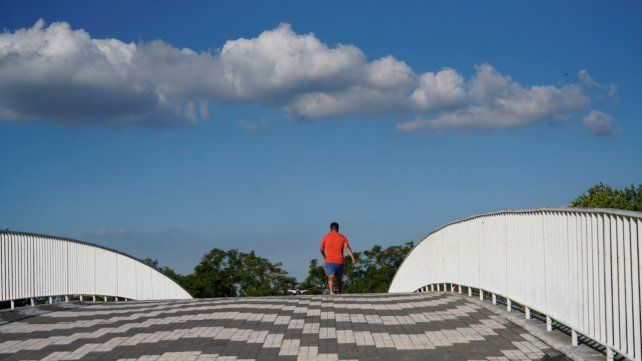 El tiempo en Rosario: un viernes que sigue con calor a la espera de un alivio