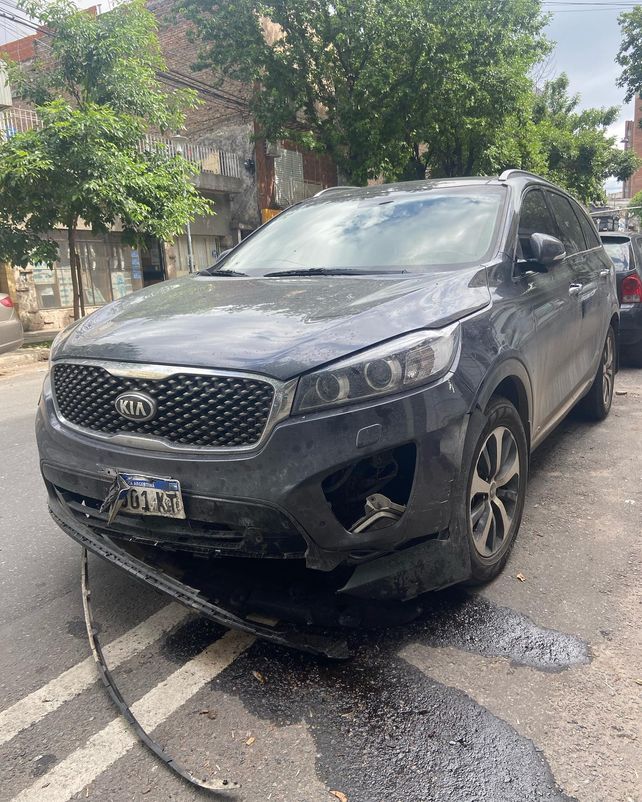 El automóvil que protagonizó el choque.&nbsp;