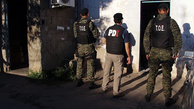 Seis detenidos, plantas de marihuana y un revolver secuestrado en Santo Tomé