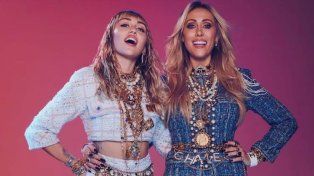 Miley Cyrus y su madre trabajan en un proyecto para mujeres sin hogar