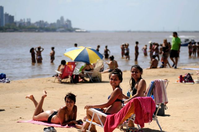 El Banquito reúne cada verano a miles de rosarinos y turistas.