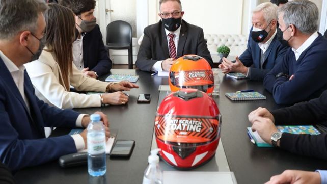 Rosario recibirá 200 cascos y 200 chalecos para distribuir entre los motociclistas