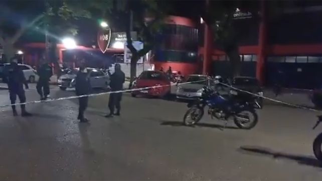 La zona del Coloso se vio alterada con los disparos que realizaron dos personas que se trasladaban en una moto.