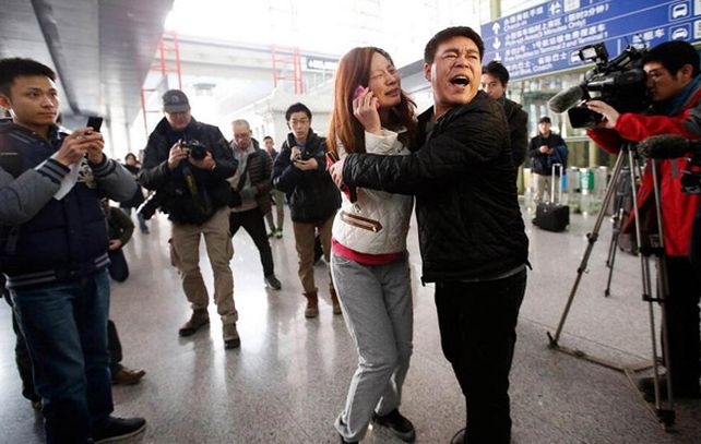El vuelo de Malaysia Airlines desapareció el domingo con 239 personas a bordo.