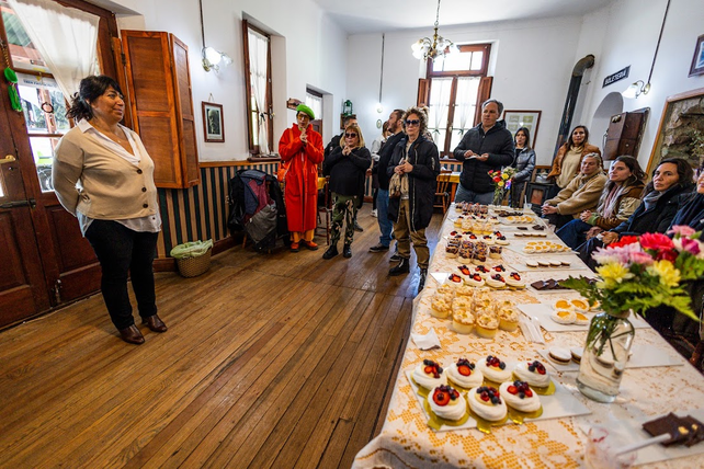 Nancy, responsable de la casa de té en la estación Perito Moreno 