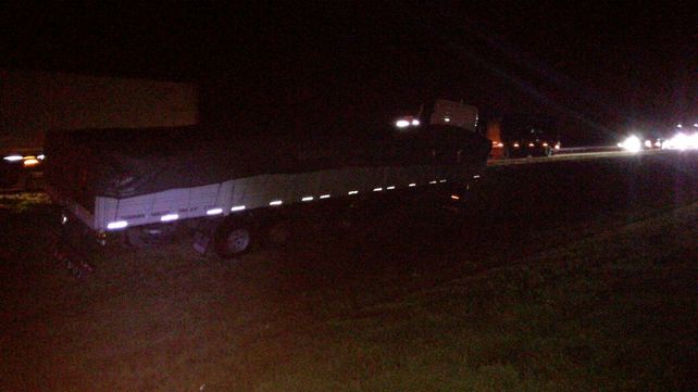 Violento choque en cadena que involucró a cinco camiones y dos automóviles dejó varios heridos