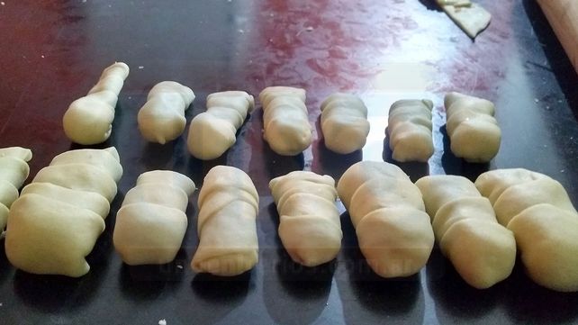 Marcelo es venezolano, llegó a Paraná hace cinco meses y vende tequeños para ayudar a su familia
