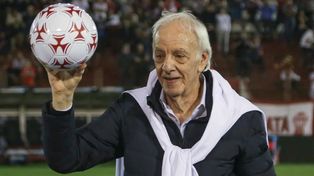 Menotti permanece internado y continúa la preocupación por su estado de salud