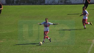 Dio batalla. Tomás Spinelli encontró continuidad en la alineación titular en los últimos siete encuentros que disputó Atlético Paraná.&nbsp;