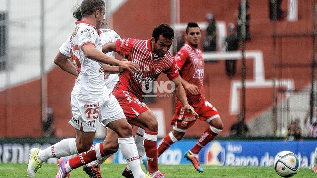 Lucas Gamba dejaría Rosario Central y nuevamente crecen los rumores sobre su regreso a Unión.