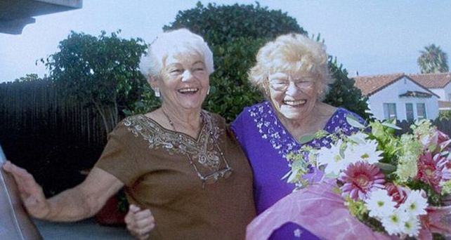 Se re&uacute;ne con su hija tras 77 a&ntilde;os de haberla dado en adopci&oacute;n