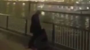 Video: no se aguantaron y tuvieron sexo en un conocido paseo turístico