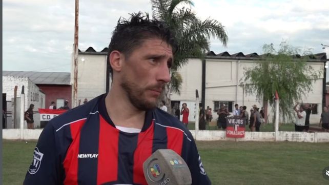 El exgoleador de Central que regresó al fútbol tras su retiro y se puso la camiseta de Leones