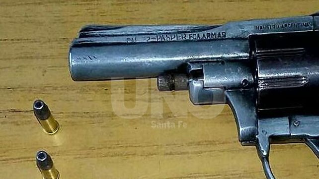 La Guardia: aprehendieron a violento tiratiros y le secuestraron un revólver cargado