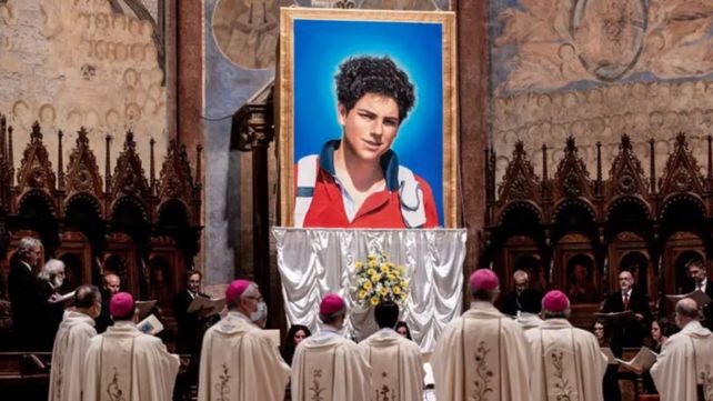 El papa León XIV canonizó a Carlo Acutis