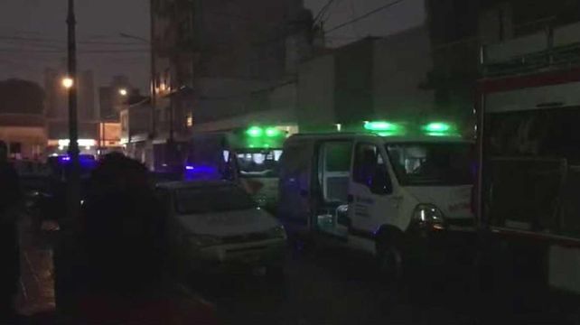 Dos dotaciones de Bomberos Voluntarios permitieron extinguir las llamas en la seccional.&nbsp;
