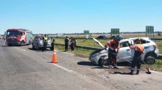 Así quedó el Chevrolet Onix tras el vuelco en la autopista a Córdoba. Así quedó el Chevrolet Onix tras el vuelco en la autopista a Córdoba.