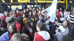 Partieron los primeros rosarinos al encuentro con el Papa en Brasil