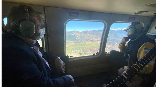 Fernández  sobrevoló zonas  incendiadas en Chubut y anunció ayuda para la región