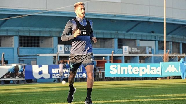 Gonzalo Piovi hizo trabajos de campo en Racing este miércoles y podría tener una chance de jugar ante Unión.