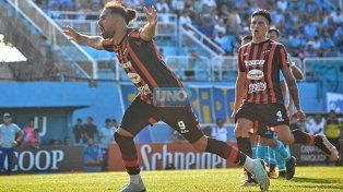 Patronato juega con Boca. Hay incertidumbre por el apagón general.