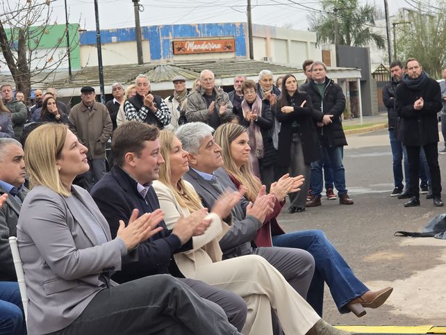 En un día histórico para Carlos Pellegrini se inauguró el nuevo edificio comunal