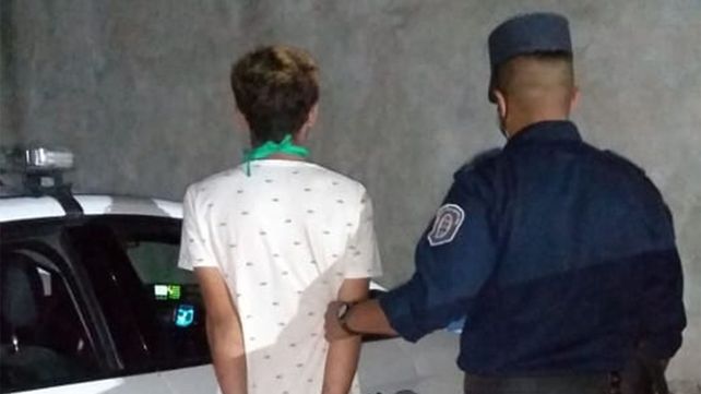 Asalto a remisero: joven ladrón intimidó a la víctima con un disparo