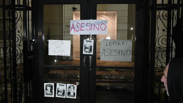Varias figuras mediáticas participaron de la marcha contra Lotocki